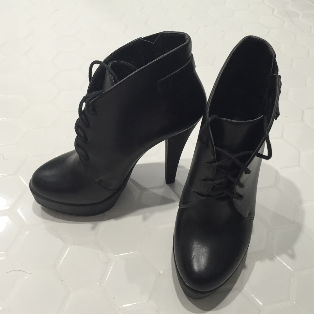 Charles David Black Lace Up Booties